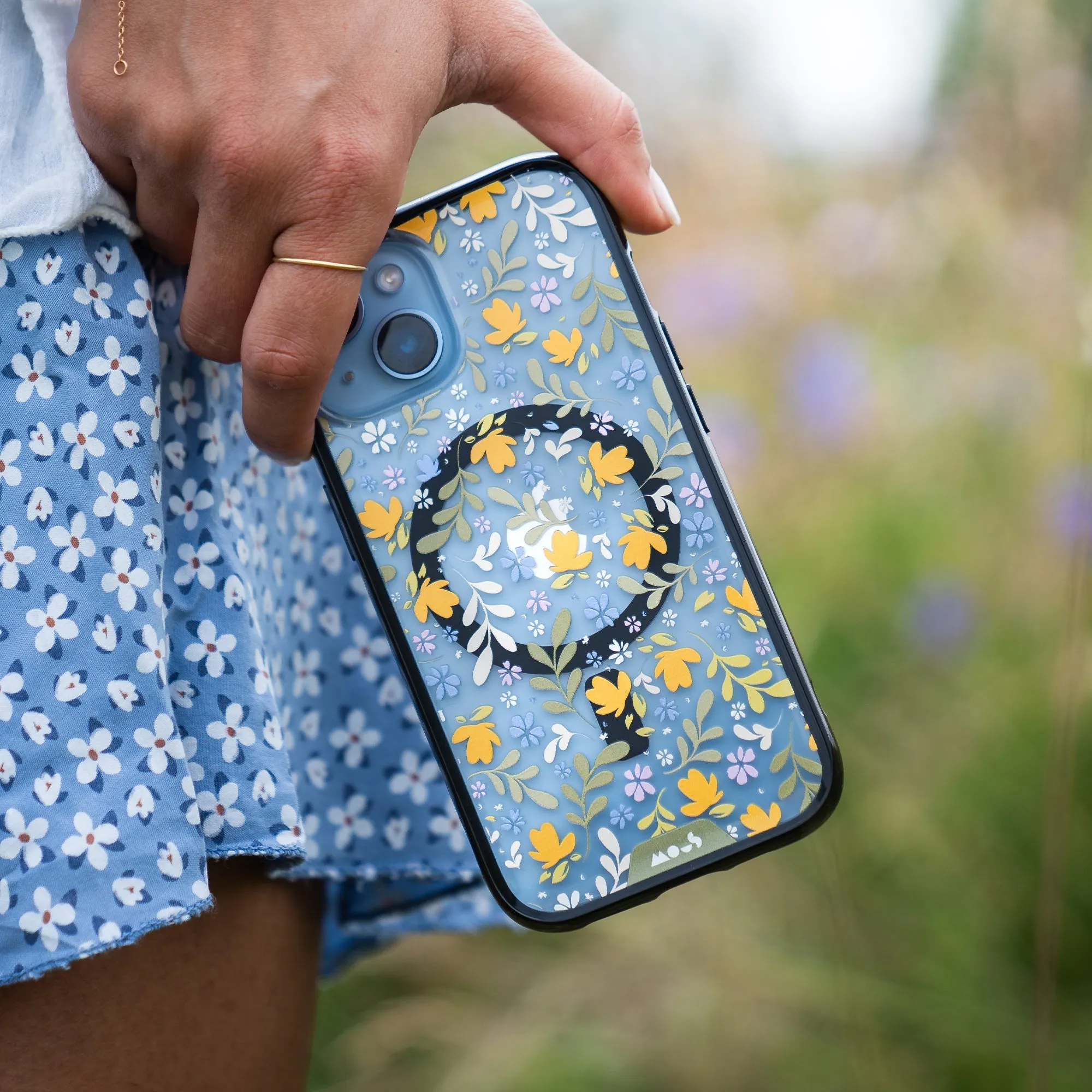 Flowers MagSafe® Compatible Printed Phone Case – Ditsy Multicolour